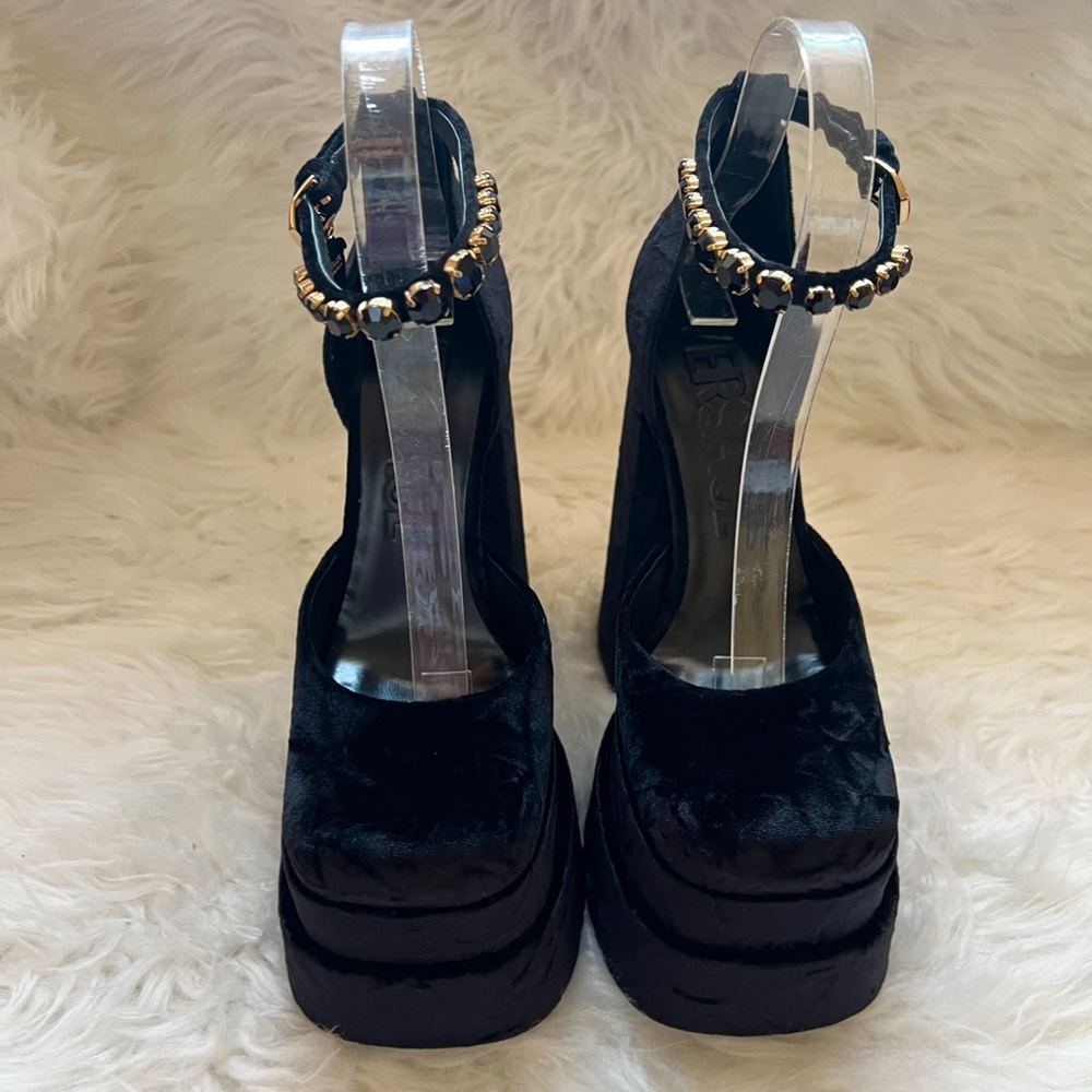 🛑SOLD🛑 New! VERSACE Logo Medusa Aevitas Crushed Velvet Platform Pumps - Picture 10 of 14